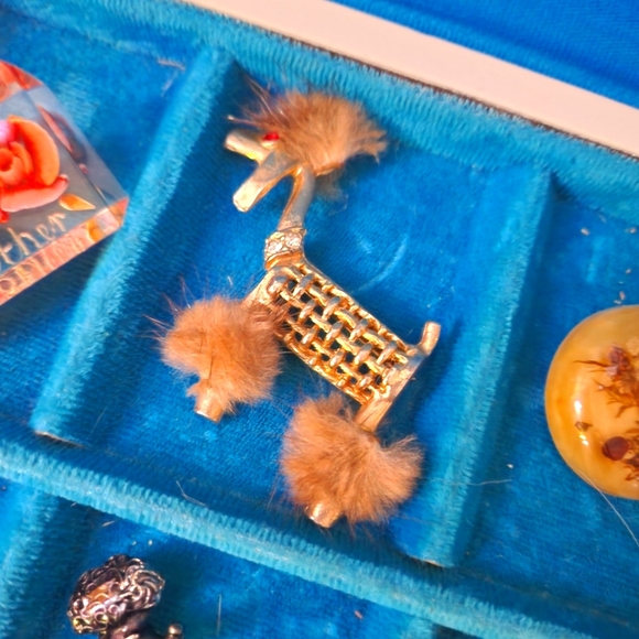 VINTAGE POODLE BROOCH - Picture 1 of 2